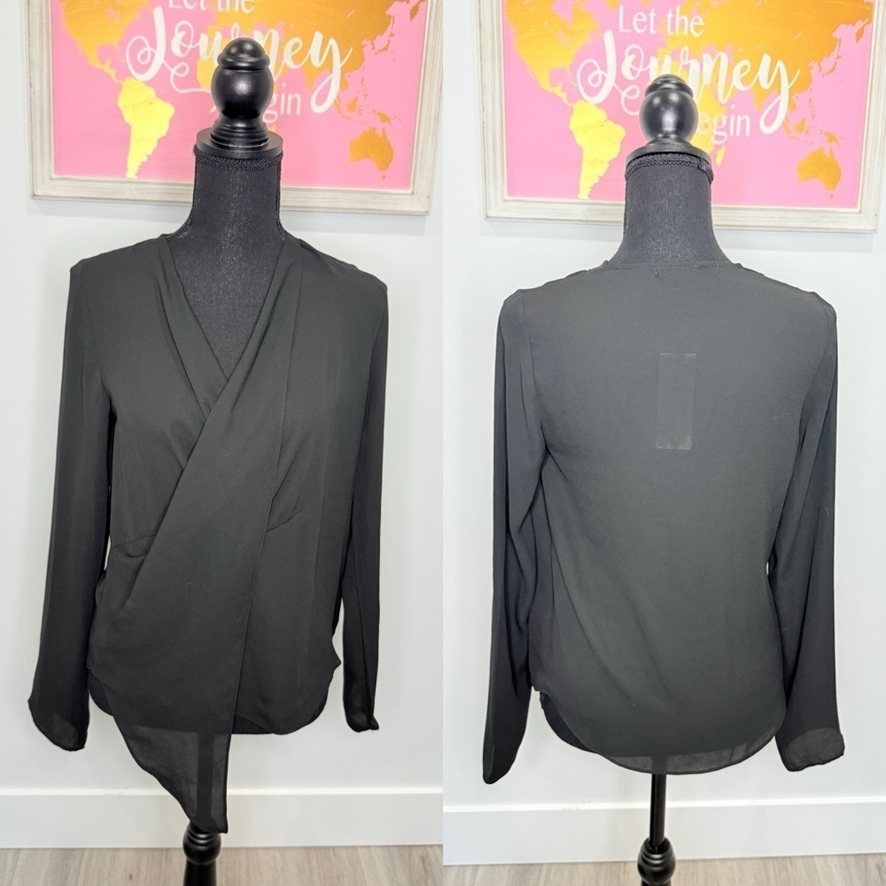 Strut & Bolt Lightweight V-Neck Black Long Sleeve Blouse (S)